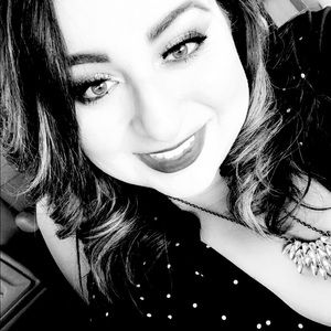 Meet your Posher, Priscilla